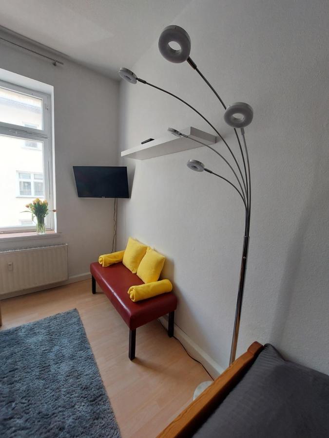 Schoene Zwei-Zimmer-Wohnung "W2" Mit 4 Einzelbetten Und Wlan In Zwenkau Bei Leipzig Im Neuseenland Экстерьер фото