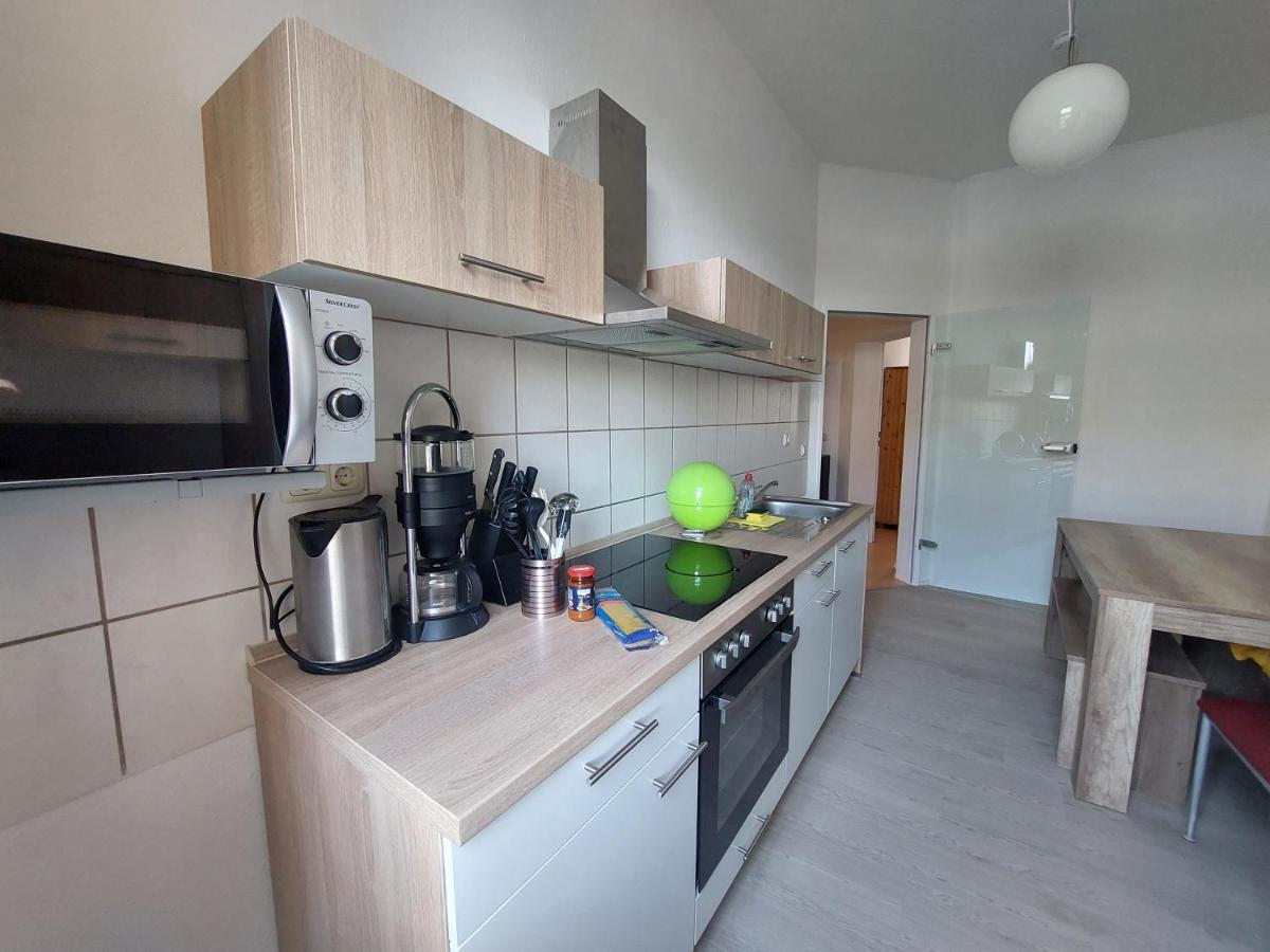Schoene Zwei-Zimmer-Wohnung "W2" Mit 4 Einzelbetten Und Wlan In Zwenkau Bei Leipzig Im Neuseenland Экстерьер фото